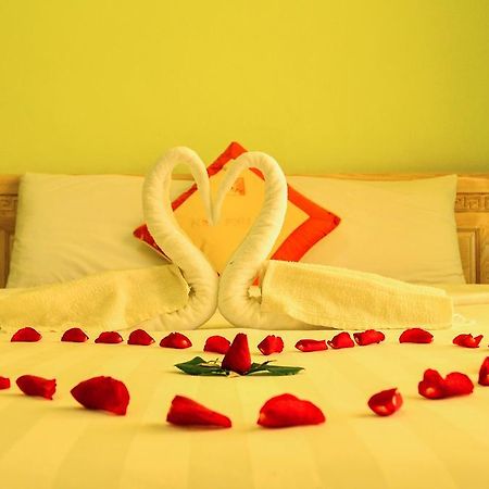 Nhu Phu Hotel Хюэ Экстерьер фото