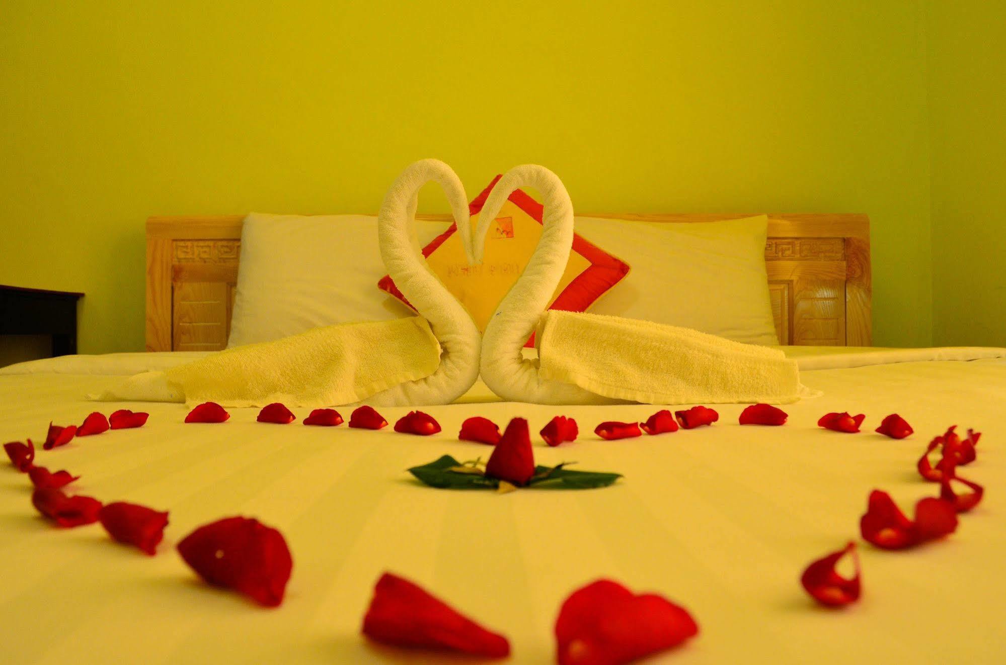 Nhu Phu Hotel Хюэ Экстерьер фото