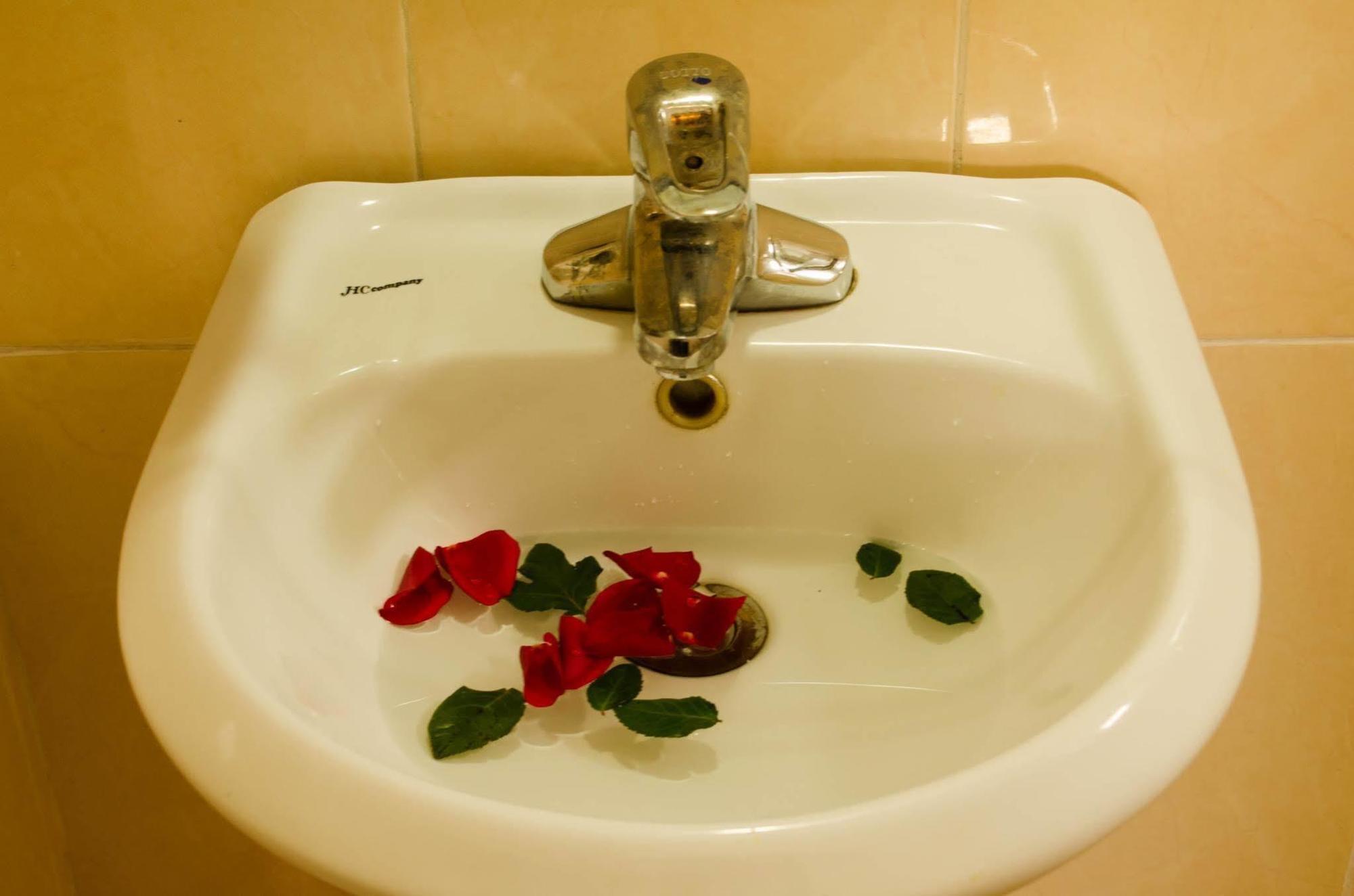 Nhu Phu Hotel Хюэ Экстерьер фото